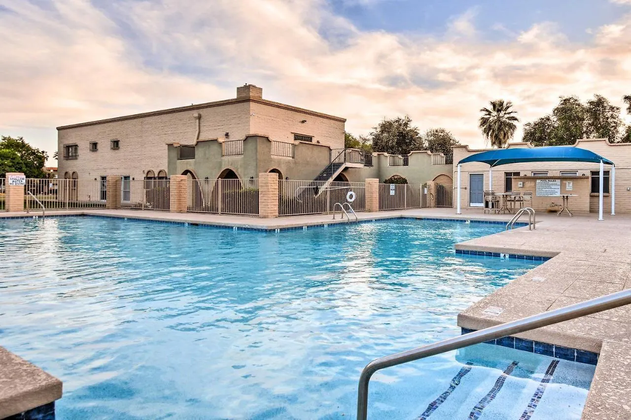 Semesterbostad Scottsdale Gem Pool Access, Walk To Old Town Villa